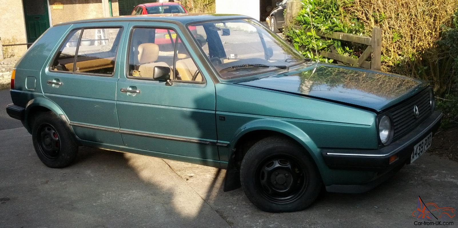 Image of green VW Golf